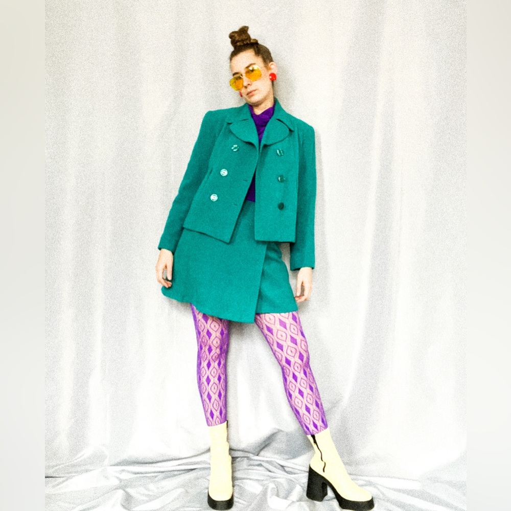 (SOLD)
VINTAGE Teal Skirt Suit Set